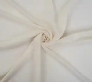 Chanelka wełniana  – biała 
